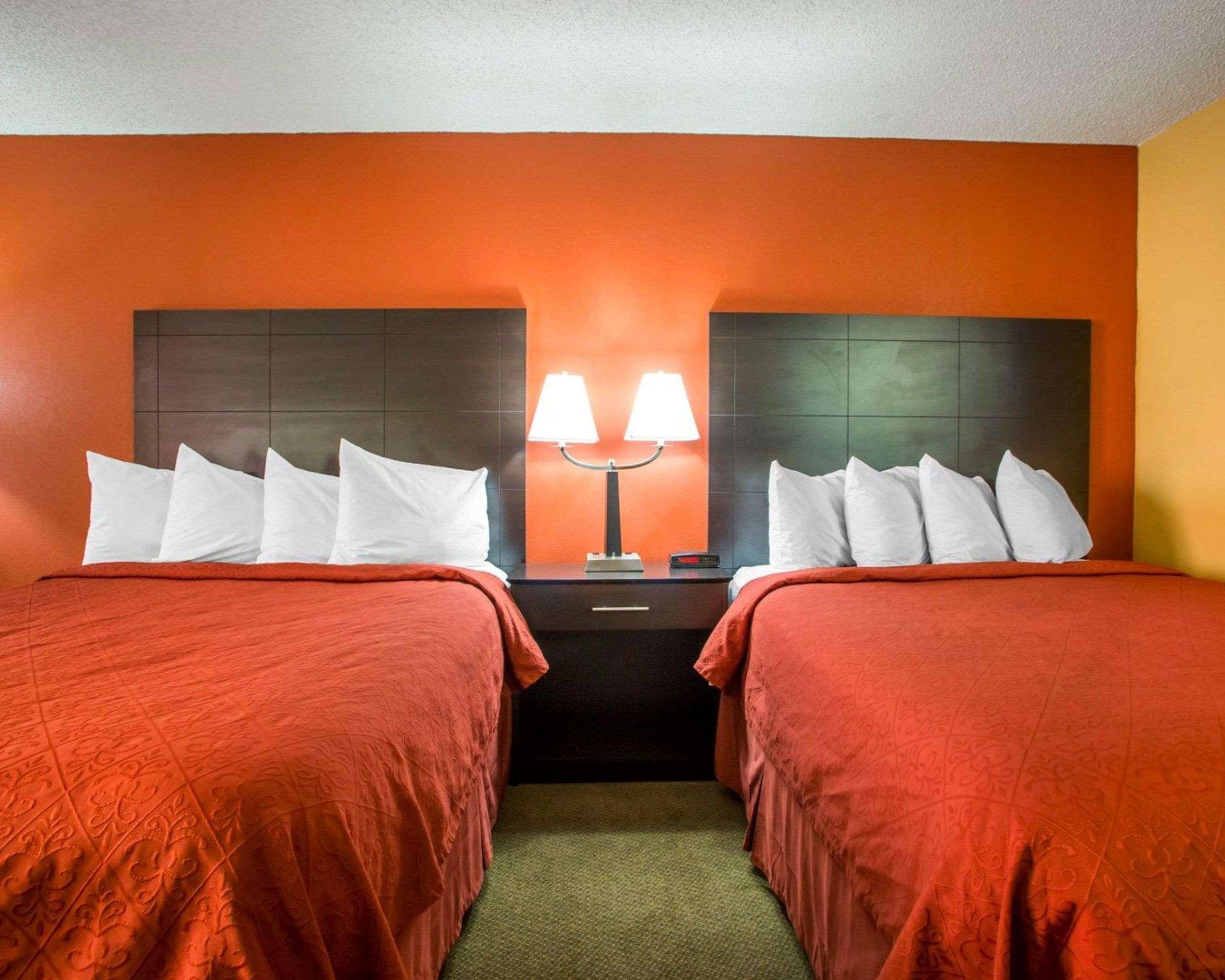 Quality & - Appleton East Hotel