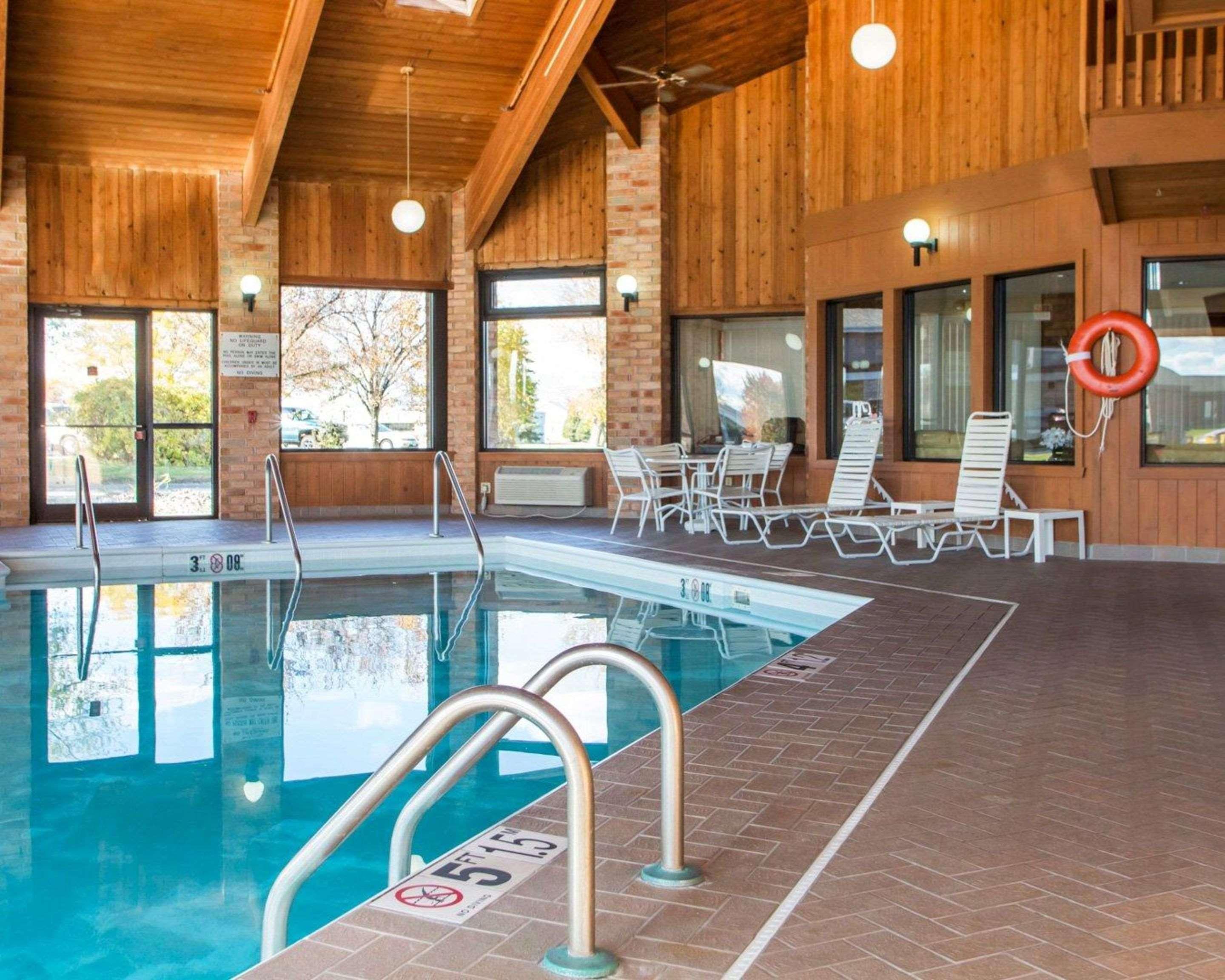 Quality & - Appleton East Hotel 2*