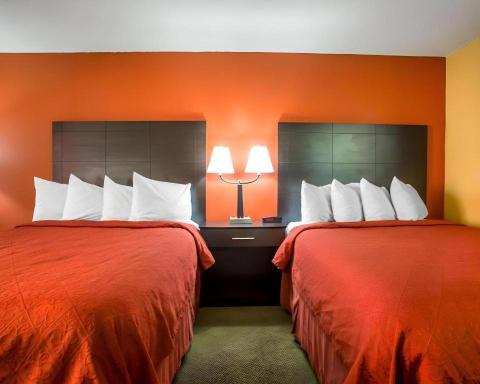 Quality & - Appleton East Hotel