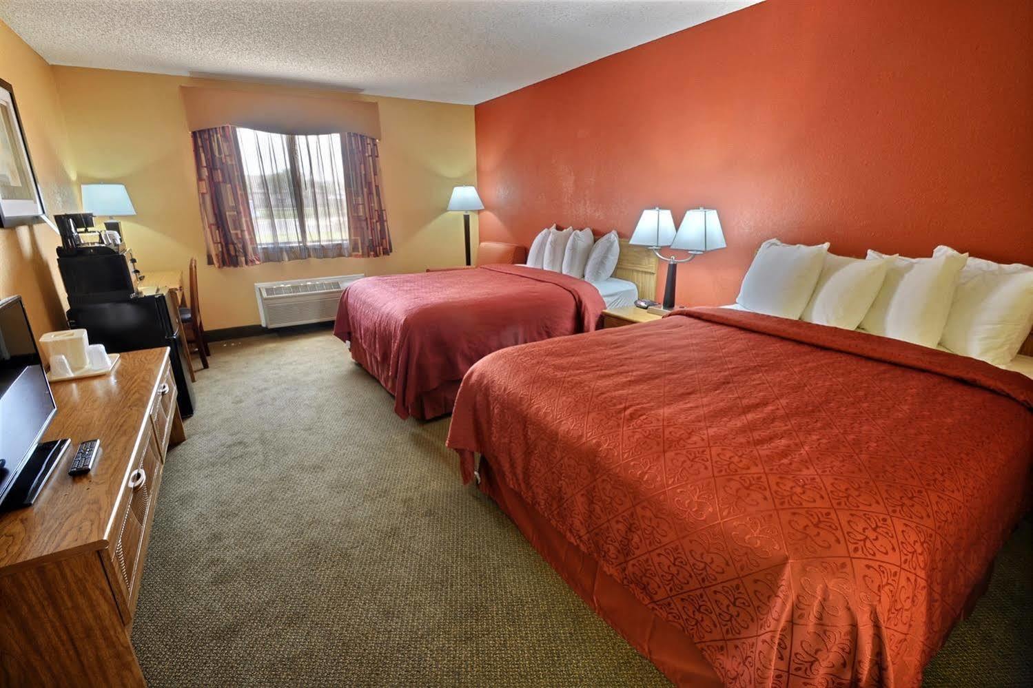 Quality & - Appleton East Hotel 2*